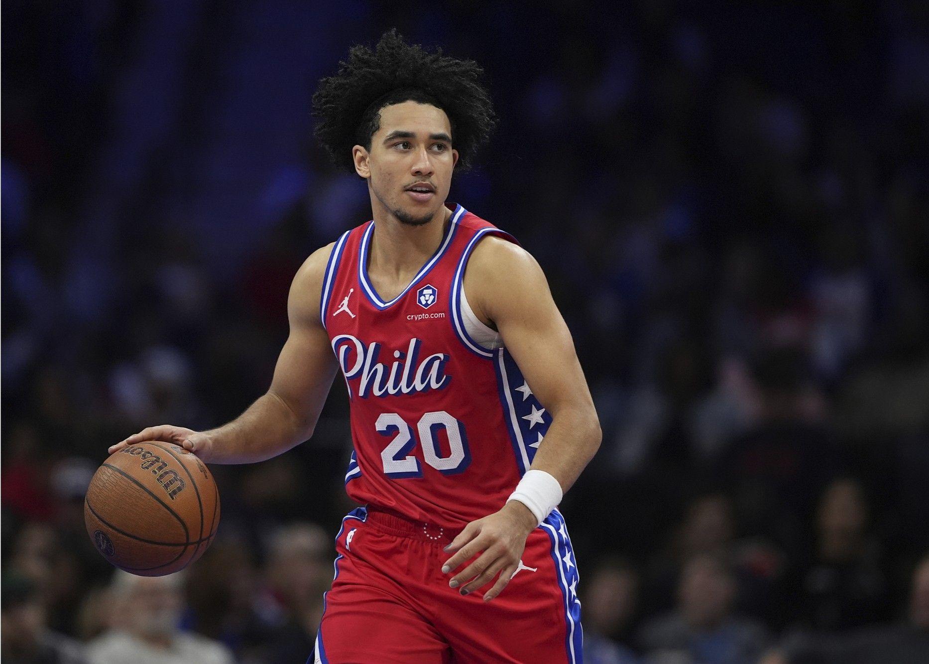 76人新星麦凯恩半月板伤势恢复良好，有望在训练营期间复出