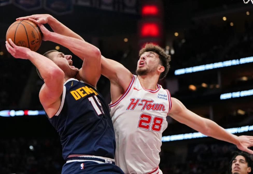 火箭队首发难定？仅3人位置无忧！4前锋争夺2主力位，乌度卡精明